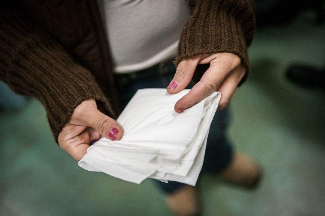 100 Bulk Pads with Wings Individually Wrapped for Women Homeless, Postpartum, Hospitals - AB Mystery