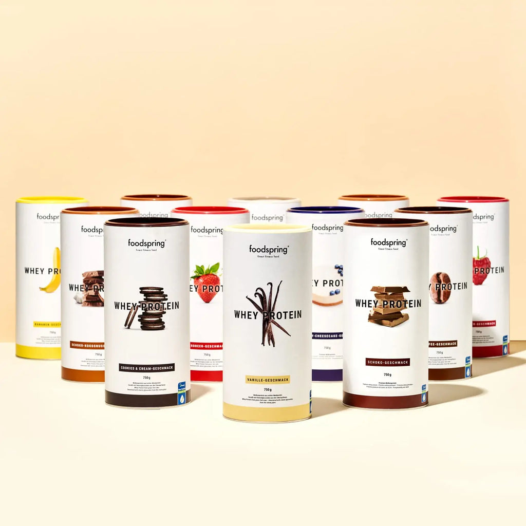 foodspring Whey Protein Powder Chocolate – with 22g Protein for Muscle Building, Perfect Solubility foodspring