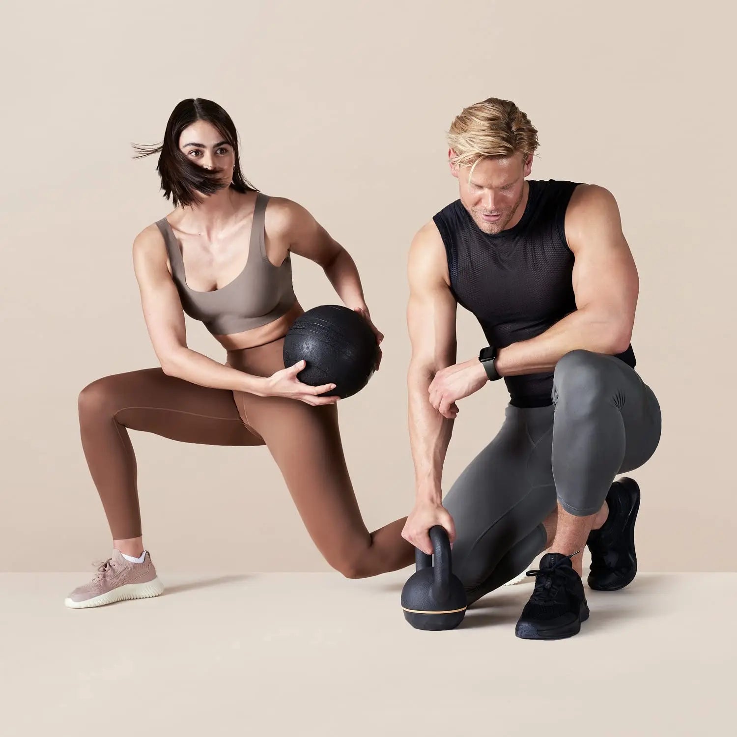 foodspring Whey Protein Powder Chocolate – with 22g Protein for Muscle Building, Perfect Solubility foodspring